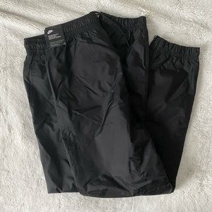 Black nike joggers size M